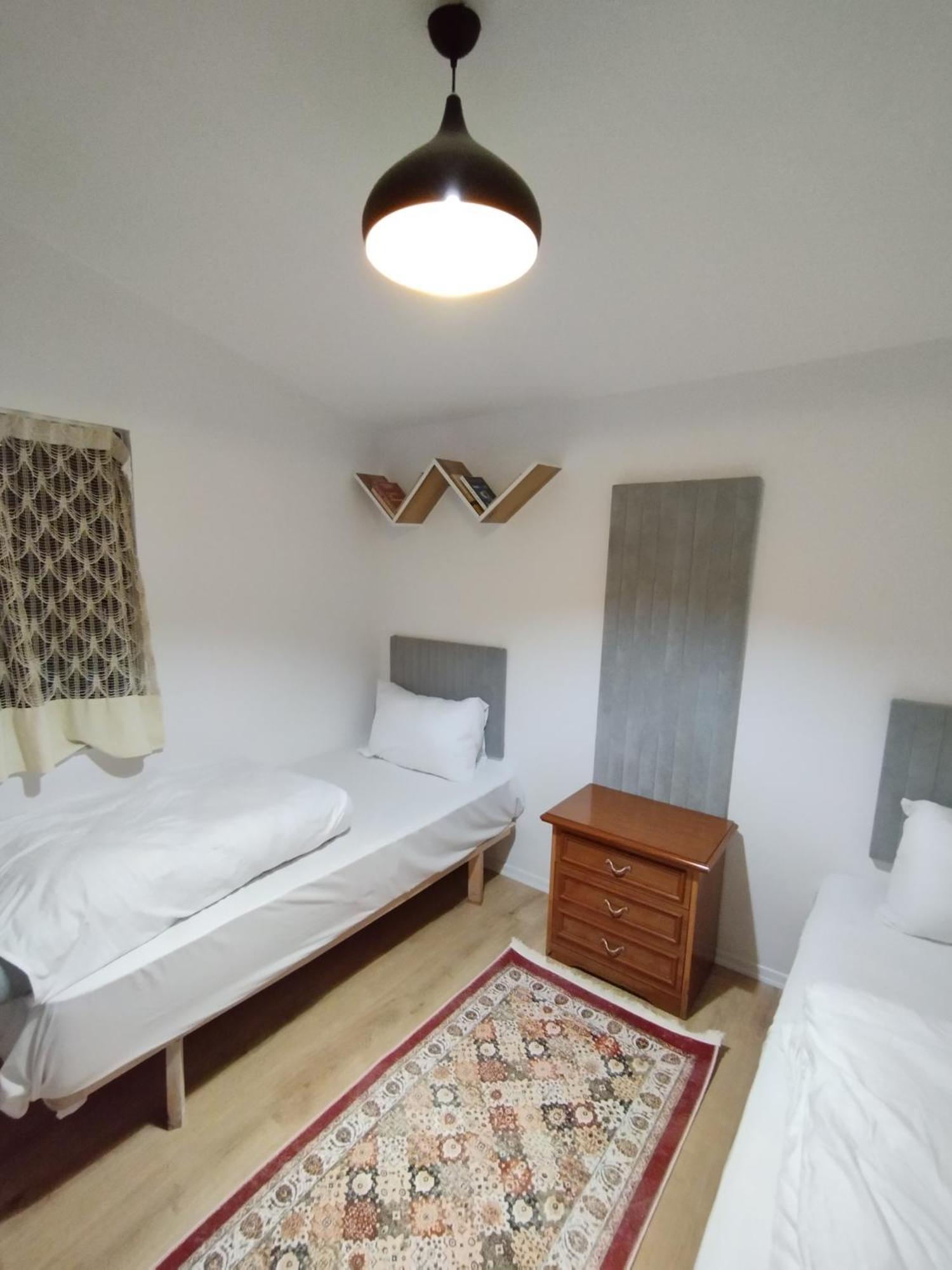 2 Single Bedroom Tirana Exterior photo