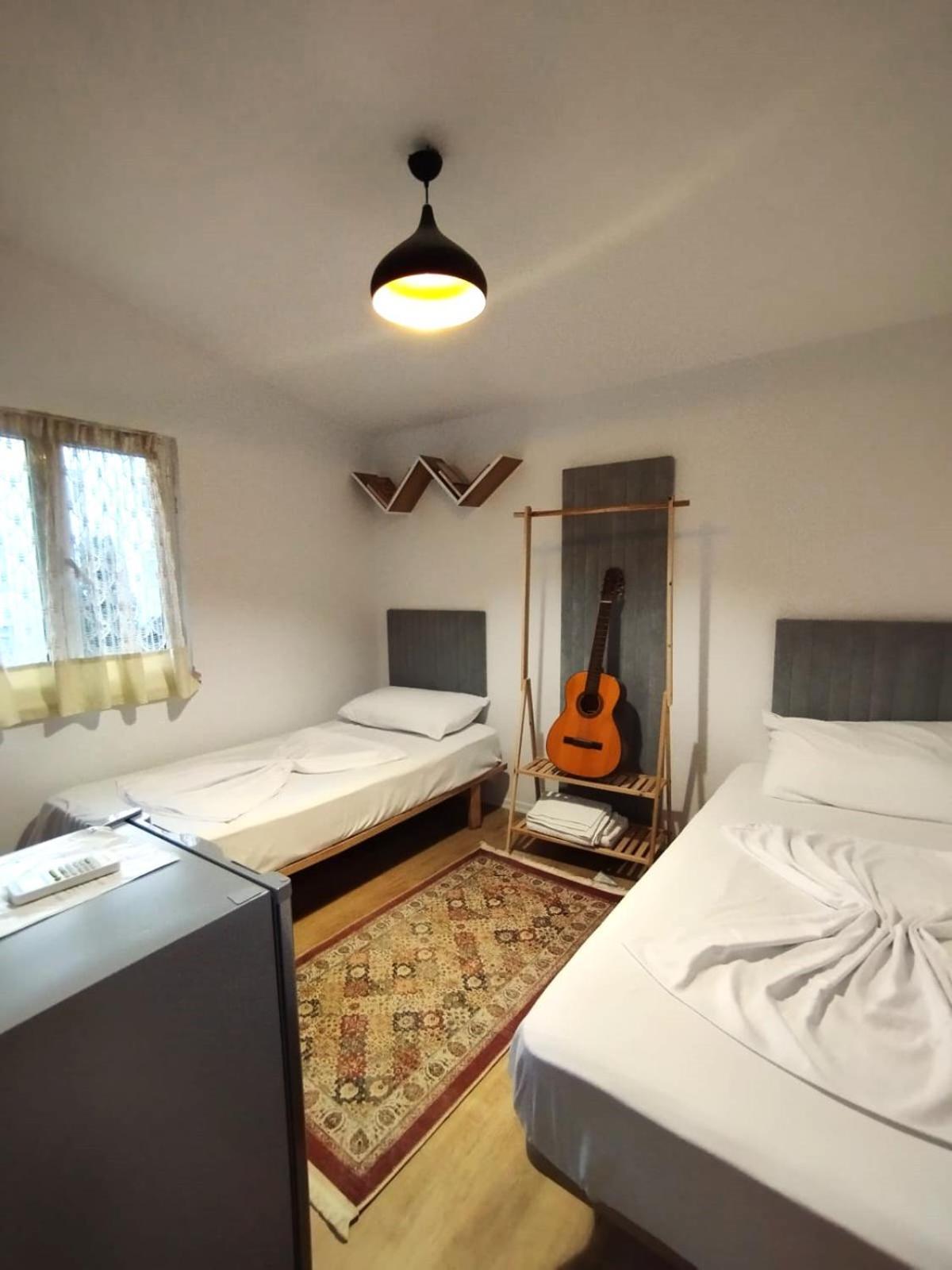 2 Single Bedroom Tirana Exterior photo