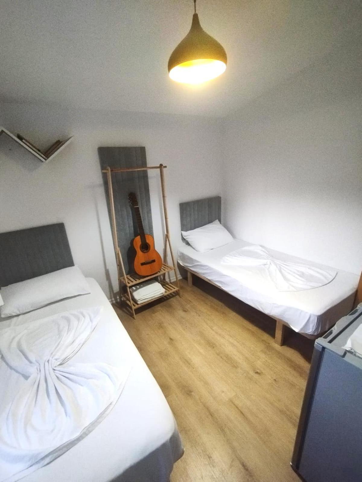 2 Single Bedroom Tirana Exterior photo